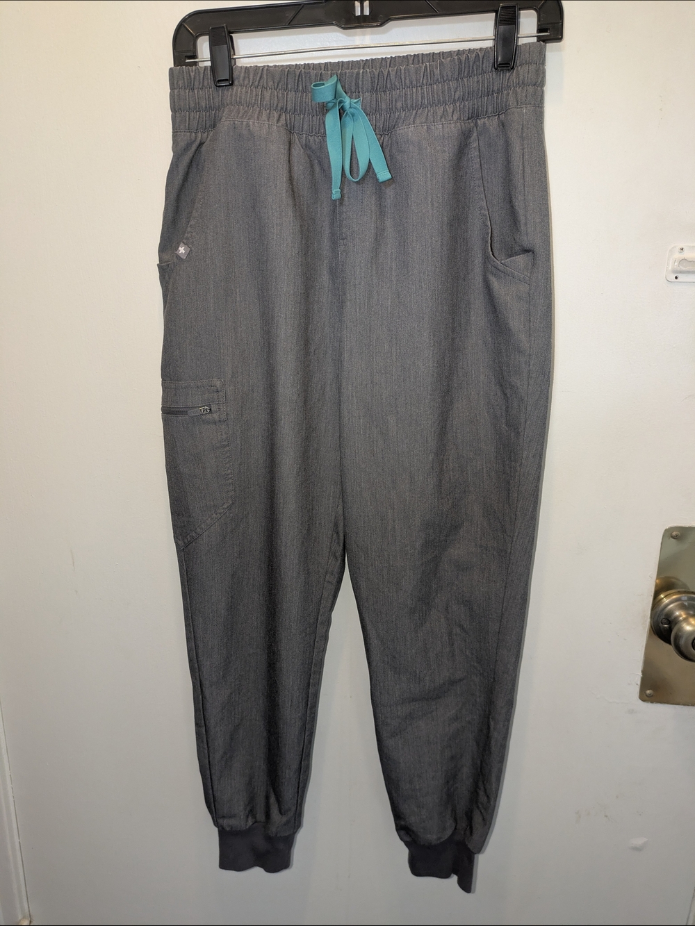 Figs Gray Jogger Scrub Set Pants with Teal Drawstring Small - Picture 14 of 15